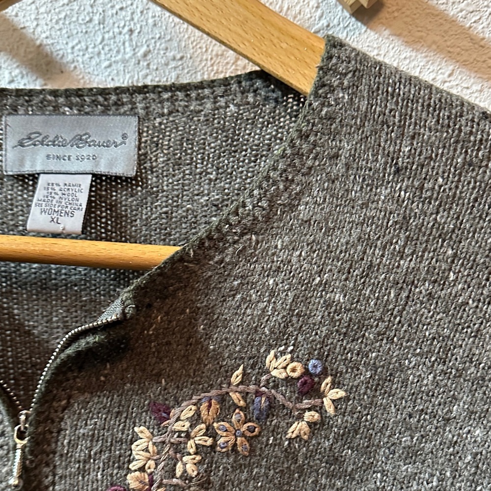 Eddie Bauer Wool blend Hand knit & embroidered full zip sweater Woman’s XL - Picture 5 of 12